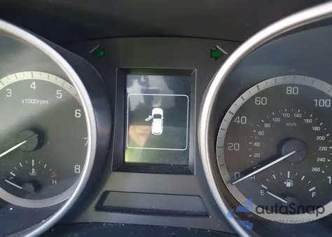 2018 Hyundai Santa Fe Sport 2.4L z USA, uszkodzony, nr VIN 5NMZU3LB7JH056870